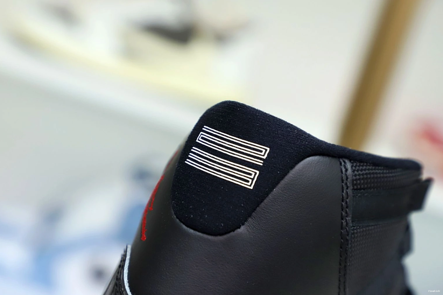 JORDAN 11 AIR 'BRED' 2019 RETRO 0927